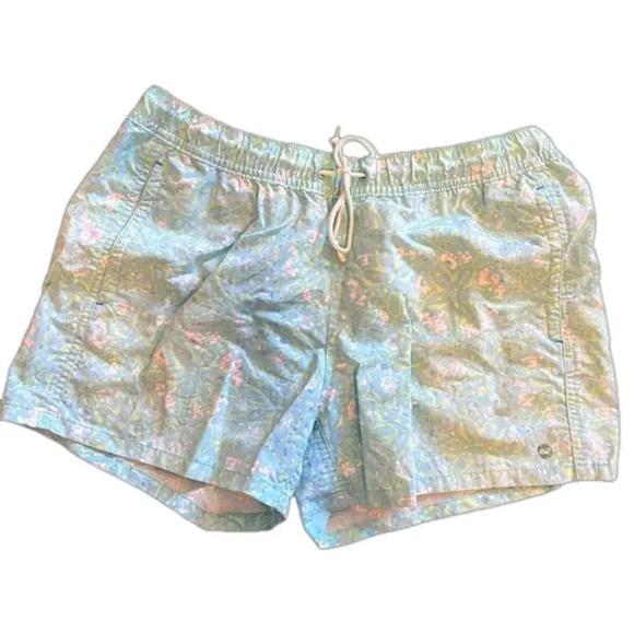 VINEYARD VINES shorts! 🐳 - Picture 1 of 5